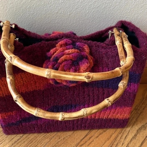 Hand knitted purse with bamboo handles boho purple pink orange flower both sides - Picture 3 of 14